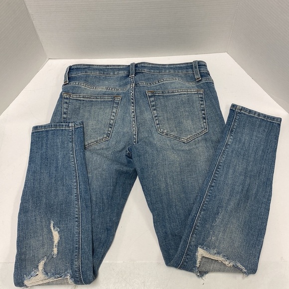 Daytrip Lynx Distressed Skinny Jeans - Picture 5 of 7